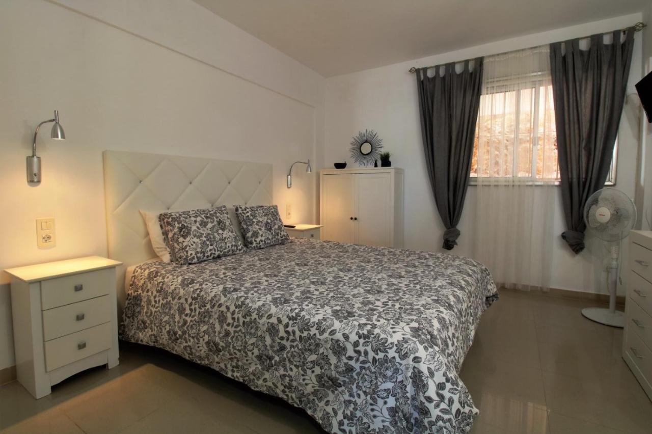 Agreable Appartement Au Bord De L' Ocean, Playa Paraiso 阿德耶 外观 照片